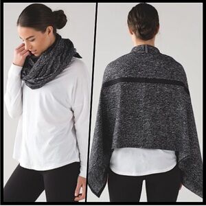 Lululemon Vinyasa Wrap Poncho Scarf Jacquard White / Black